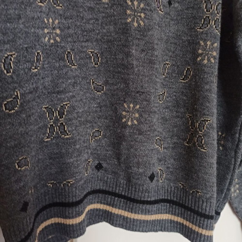Boho gray V-neck sweater with patterns like new, one size
