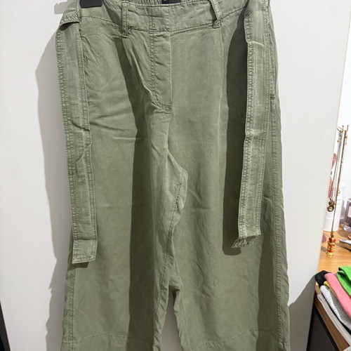 Tally Weil capri pants used, khaki, size S