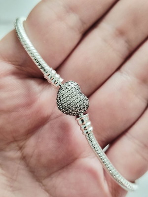 Pandora silver bracelet with heart clasp, new