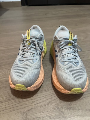 Asics Superblast Paris 2 running shoes size 42.5