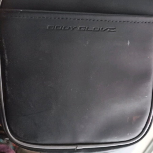 Body Glove bag case for 32 CDs like new