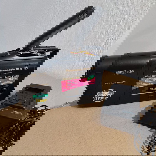 Κάμερα Panasonic Rx10eg μεταχειρισμένη, μη λειτουργική με φορτιστή