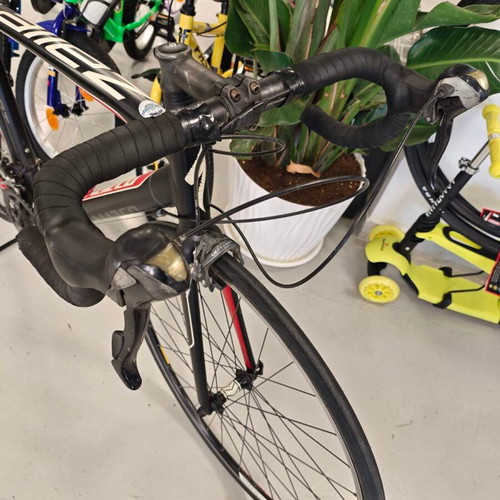 Specialized Allez Sport road bike like new, 700c, Ultegra brakes