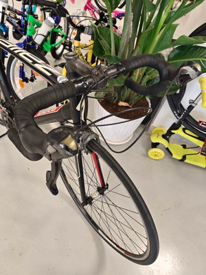 Specialized Allez Sport road bike like new, 700c, Ultegra brakes