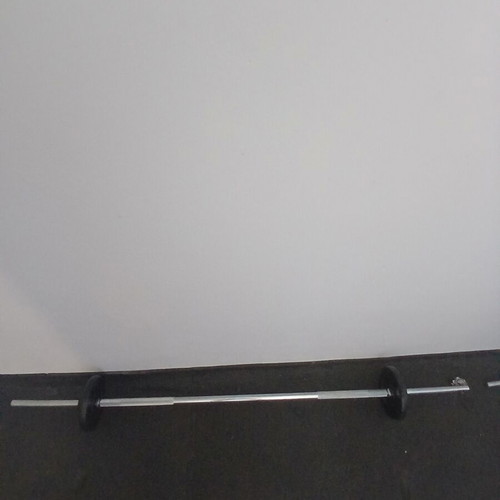 Gym bar 1.80m new with safety locks