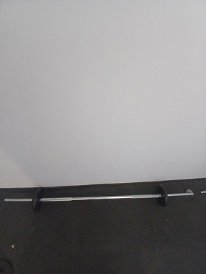 Gym bar 1.80m new with safety locks
