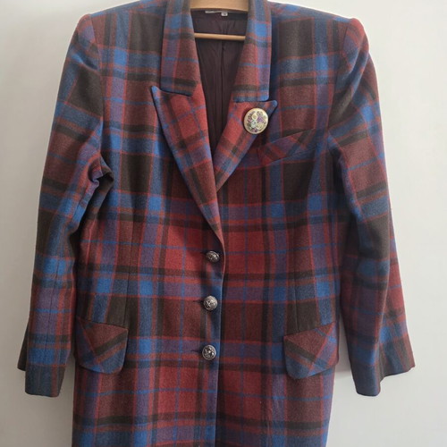 Vintage Barbara Alan long tartan blazer with metal buttons and brooch, like new