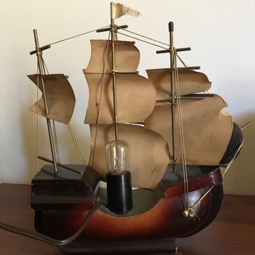 Wooden sailboat antique lamp
