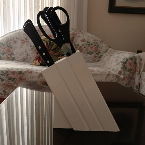 Knife set with scissors and block