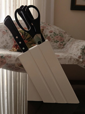 Knife set with scissors and block
