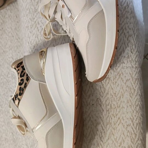 Women's white athletic shoes like new, size 38
