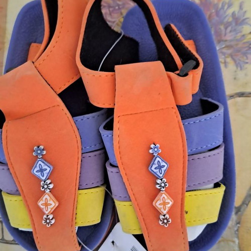 Sandals size 26 new, multicolored
