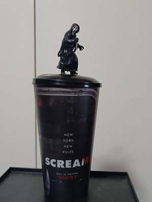 Scream 6 Limited Edition Collectible Glass like new