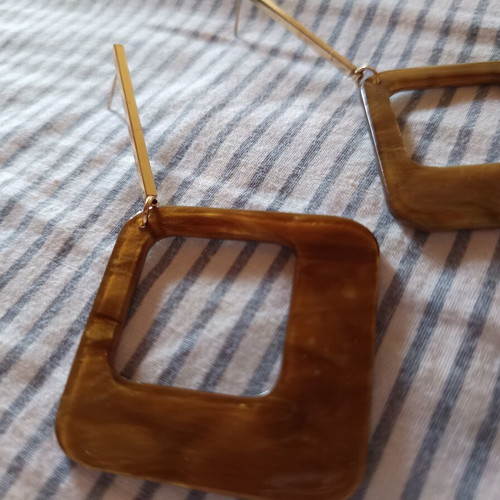 Bone dangle earrings new, brown and gold