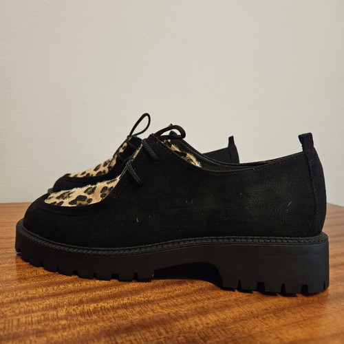 Ligglo lace-up shoes new with leopard animal print, size 37