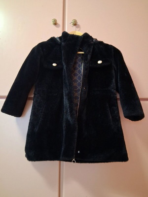Alouette coat for girl 6 years like new, black