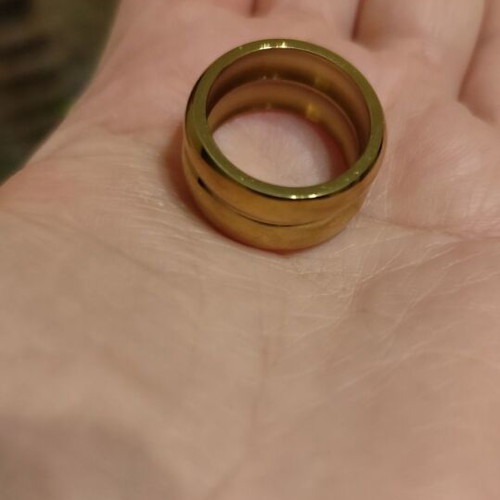 Gold ring stainless steel new, size 9