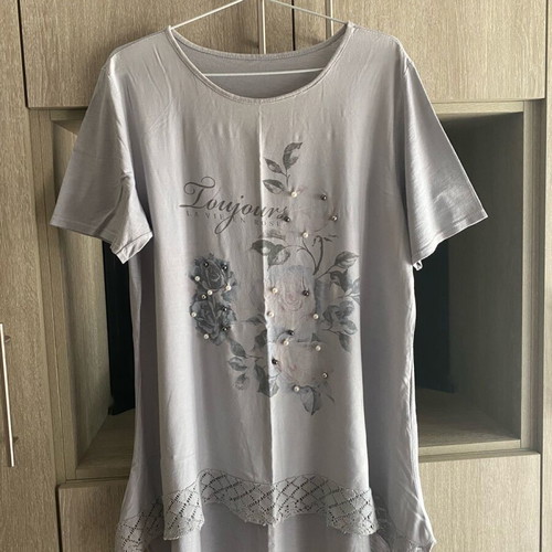 Blouse with pearls and knitted detail like new, grey
