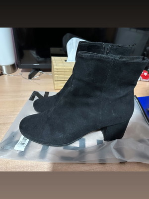 Μποτάκι suede H&M μεταχειρισμένο, μαύρο, μέγεθος 39