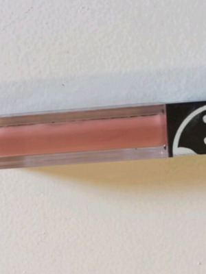 Lip gloss used