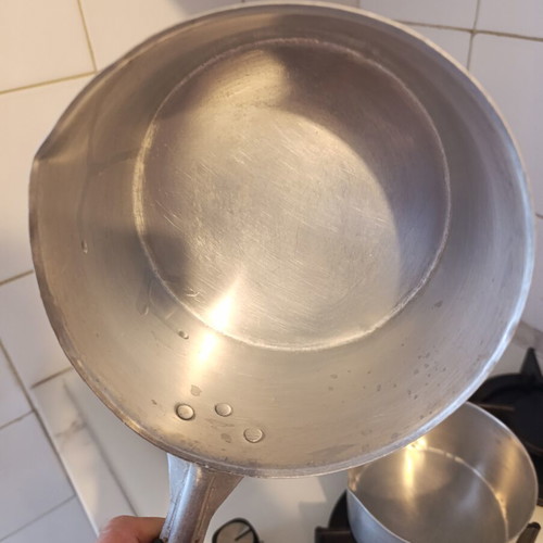 Aluminum saucepans set of three small