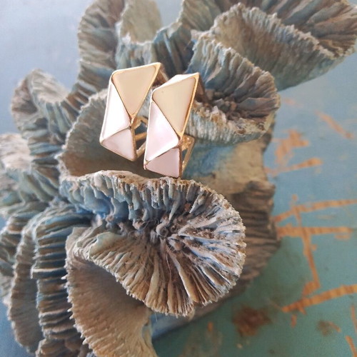 Earrings hoops with white enamel like new, gold color