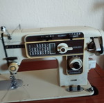 Ideal sewing machine with table
