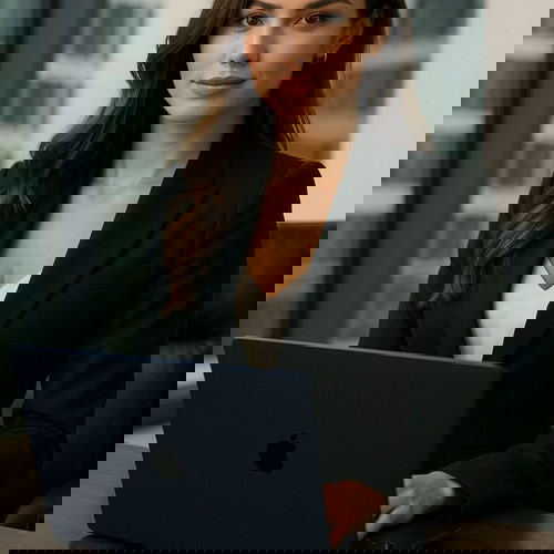 Запечатан Apple MacBook Air 15" (2023) 15.3" (M2-8-ядрен/8GB/256GB SSD/10-ядрен GPU) GR клавиатура