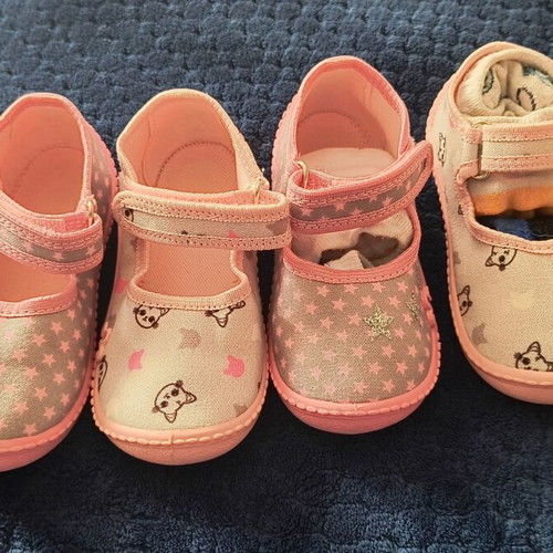 Children's slippers size 25 like new, pink