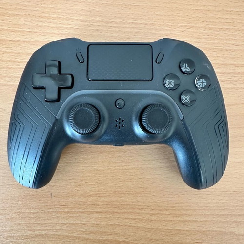 Deltaco gaming Gam-139 controller used for PS4 and PC