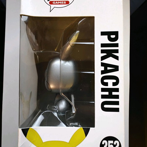 Funko Pop! Pokemon Pikachu (Silver Metallic) used