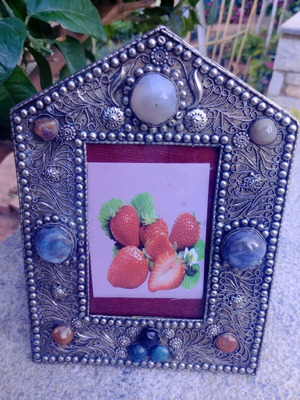 Alpaca frame with agate stone insets like new