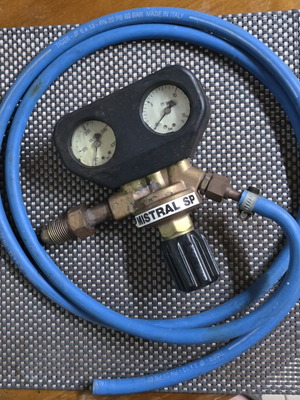 Mistral SP Oxygen Pressure Regulator used with Tiger Hose 16 Bar