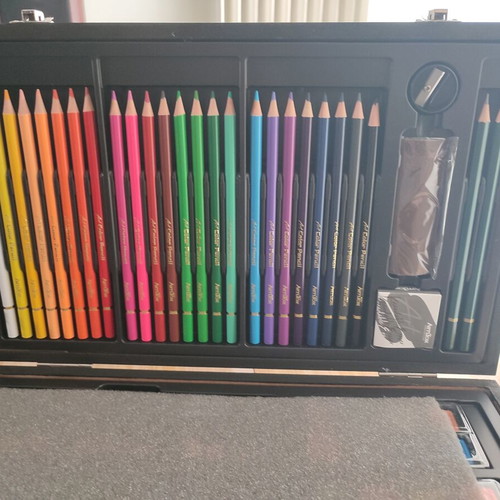ArtiBox Deluxe Wooden Drawing Set 111 pieces new