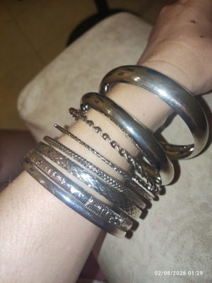 Set of 8 new silver metal bracelets