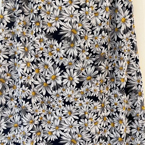 French skirt with daisy pattern