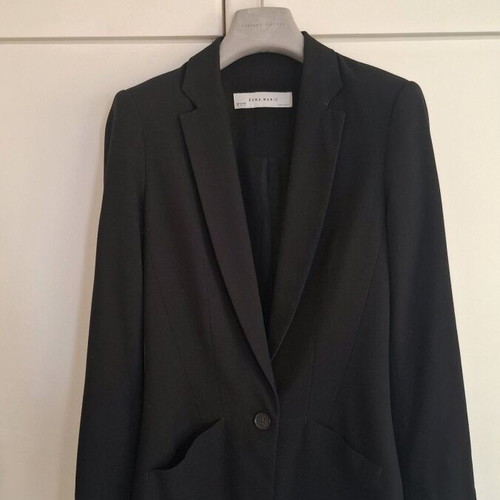 Zara black blazer used with padded shoulders and lining