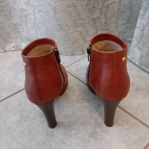 Women's brown leather ankle boots size 41 like new
