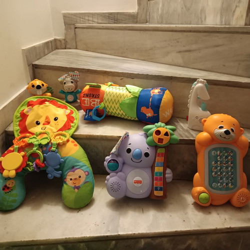 Baby toys like new, interactive and decorative set