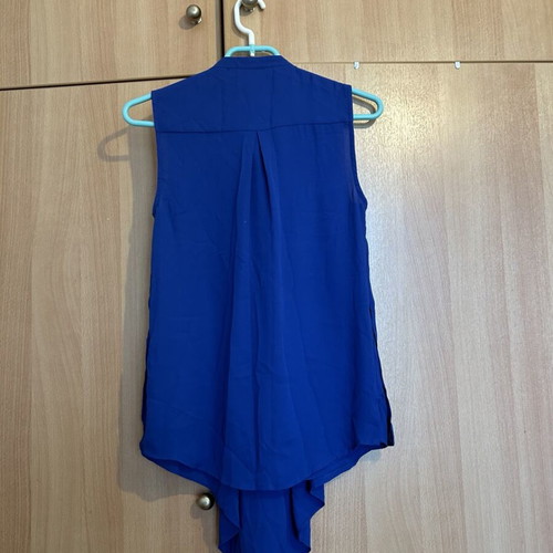 H&M Sleeveless Blouse Medium Like New Blue With Buttons
