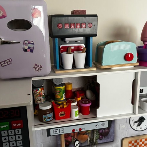 Wooden kids kitchen like new with lights and sounds