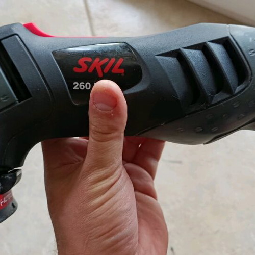 Skil angle grinder like new with vacuum adapter