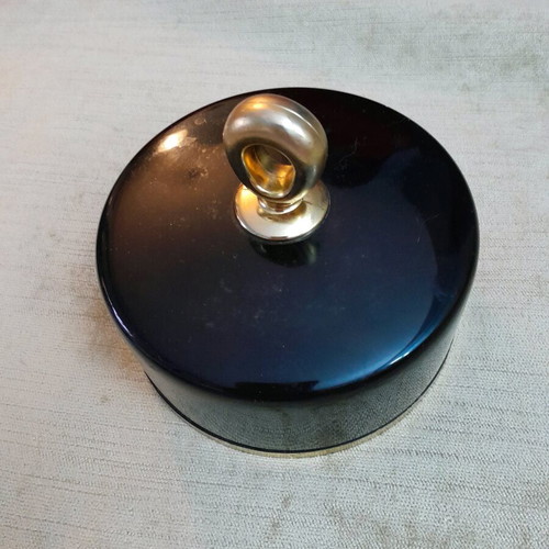 Van Cleef & Arpels First powder box used