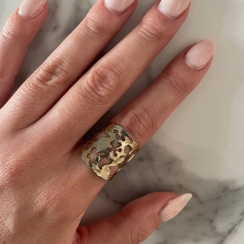 Women's handmade ring used with adjustable size