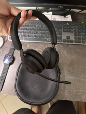 Jabra Evolve 2 Headset like new with noise cancellation and USB adapter