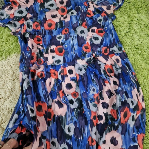 River Island dress with floral pattern, size L, like new