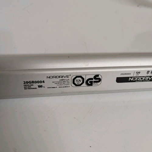 Nordrive aluminum roof bars for Citroen DS4 used with lock