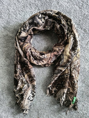 Κασκόλ Benetton σαν καινούργιο