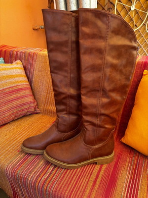 Brown knee-high boots like new, size 38