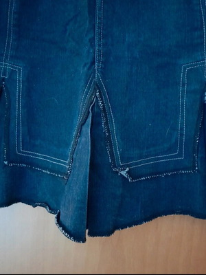 Denim skirt like new with studs and pleats, size L/40/12
